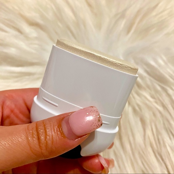 Marc Jacobs glow stick illuminator ✨ - Picture 4 of 5